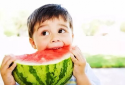 娱乐吃瓜酱出远门,揭秘明星出远门背后的秘密